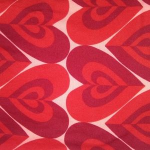 Lularoe Tall& Curvy leggings. Heart pattern.